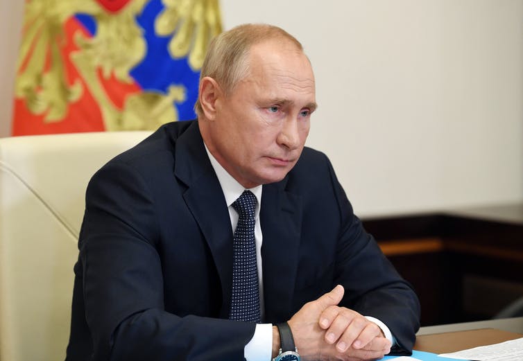 Poutine reçoit un rapport du ministre de la santé sur l’enregistrement d’un vaccin contre les coronavirus